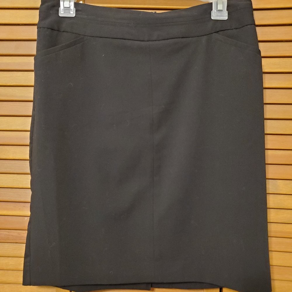 Perfect little black skirt